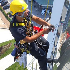 Corso addetti lavori in quota con sistemi anticaduta